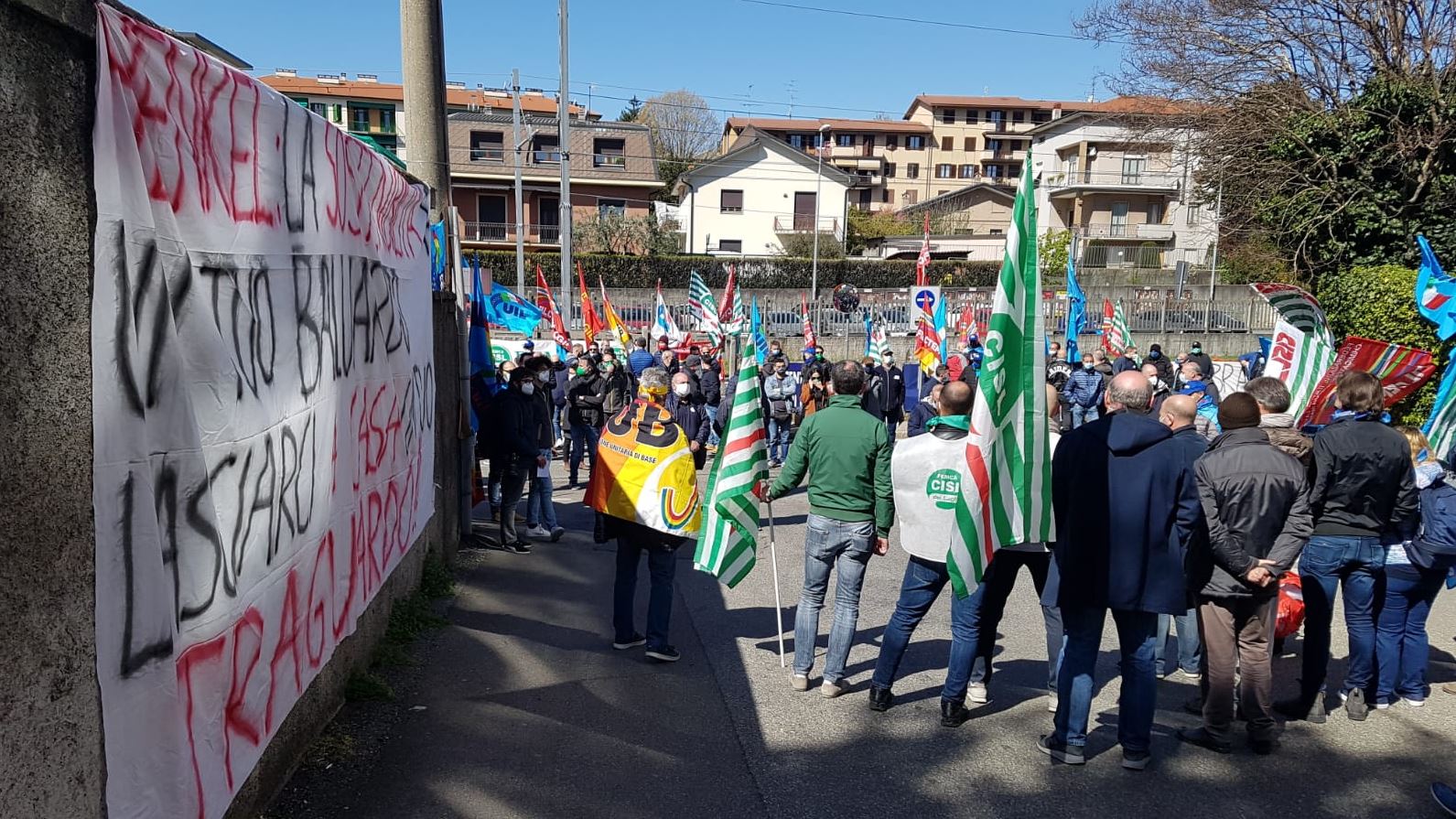 Chiusura della Henkel di Lomazzo, nuova protesta dei lavoratori