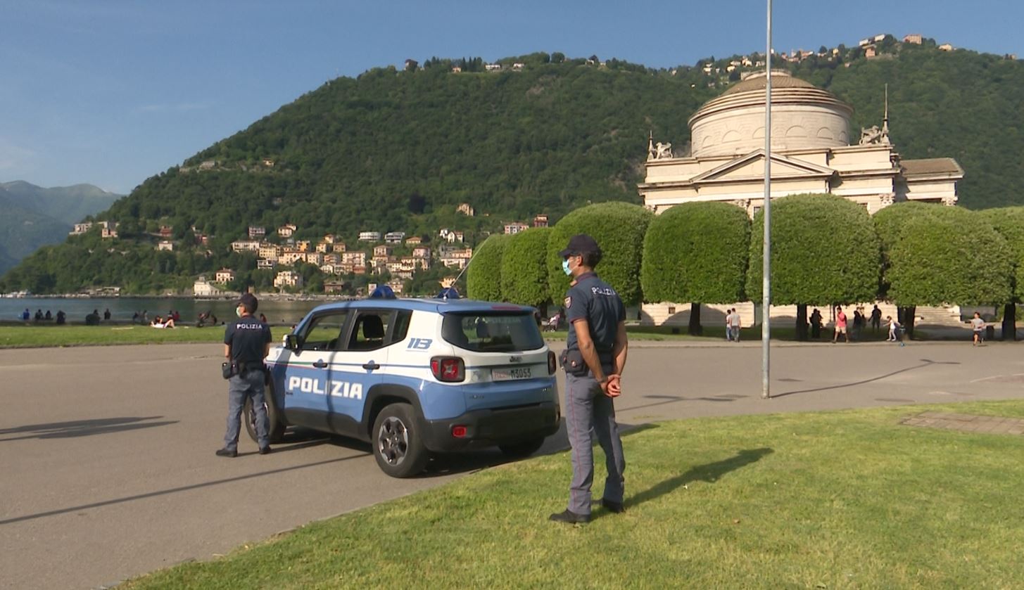 Aggressione e rapina ai giardini a lago di Como