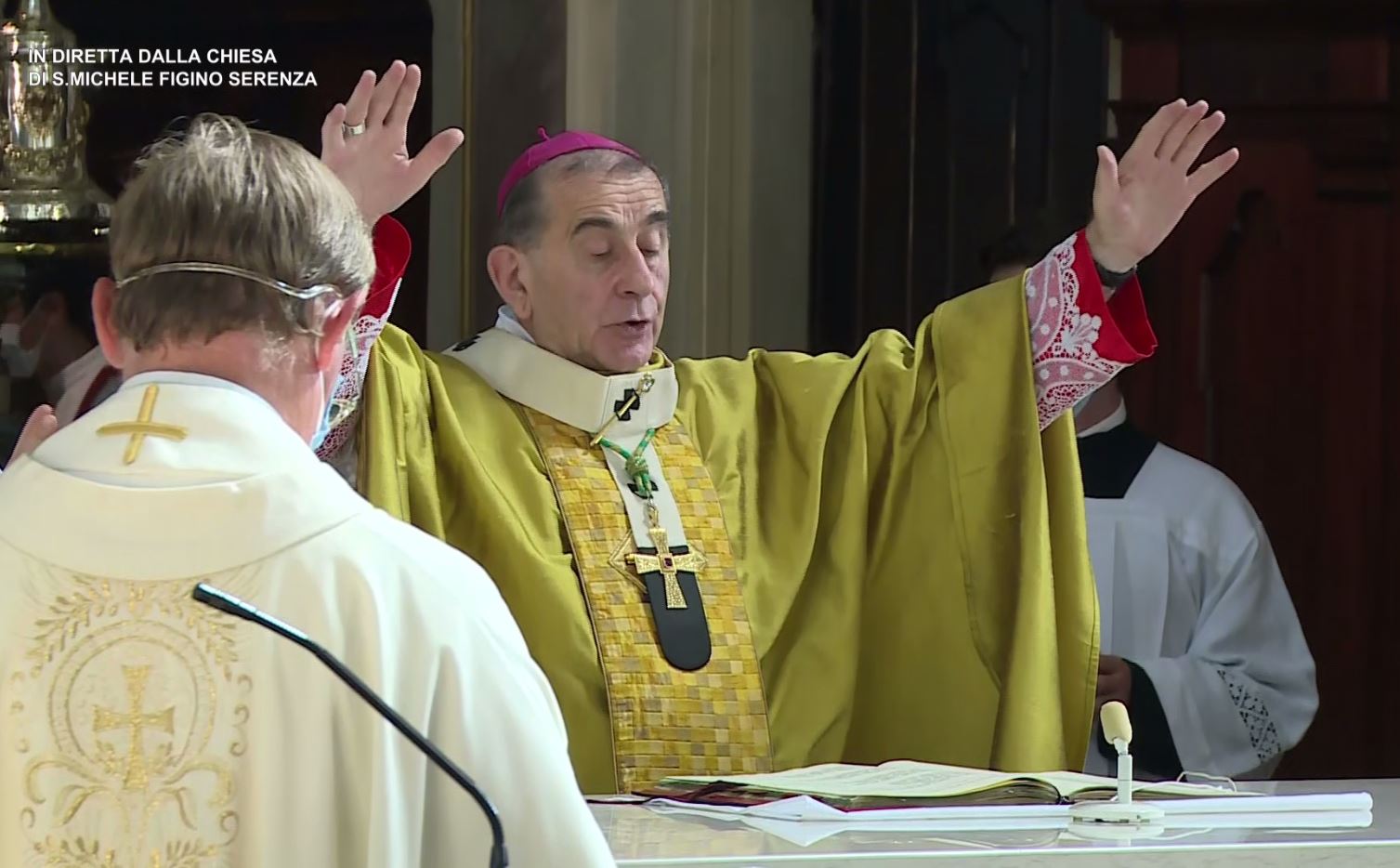 Figino Serenza in festa, consacrata la chiesa di San Michele. La celebrazione in diretta su Etv