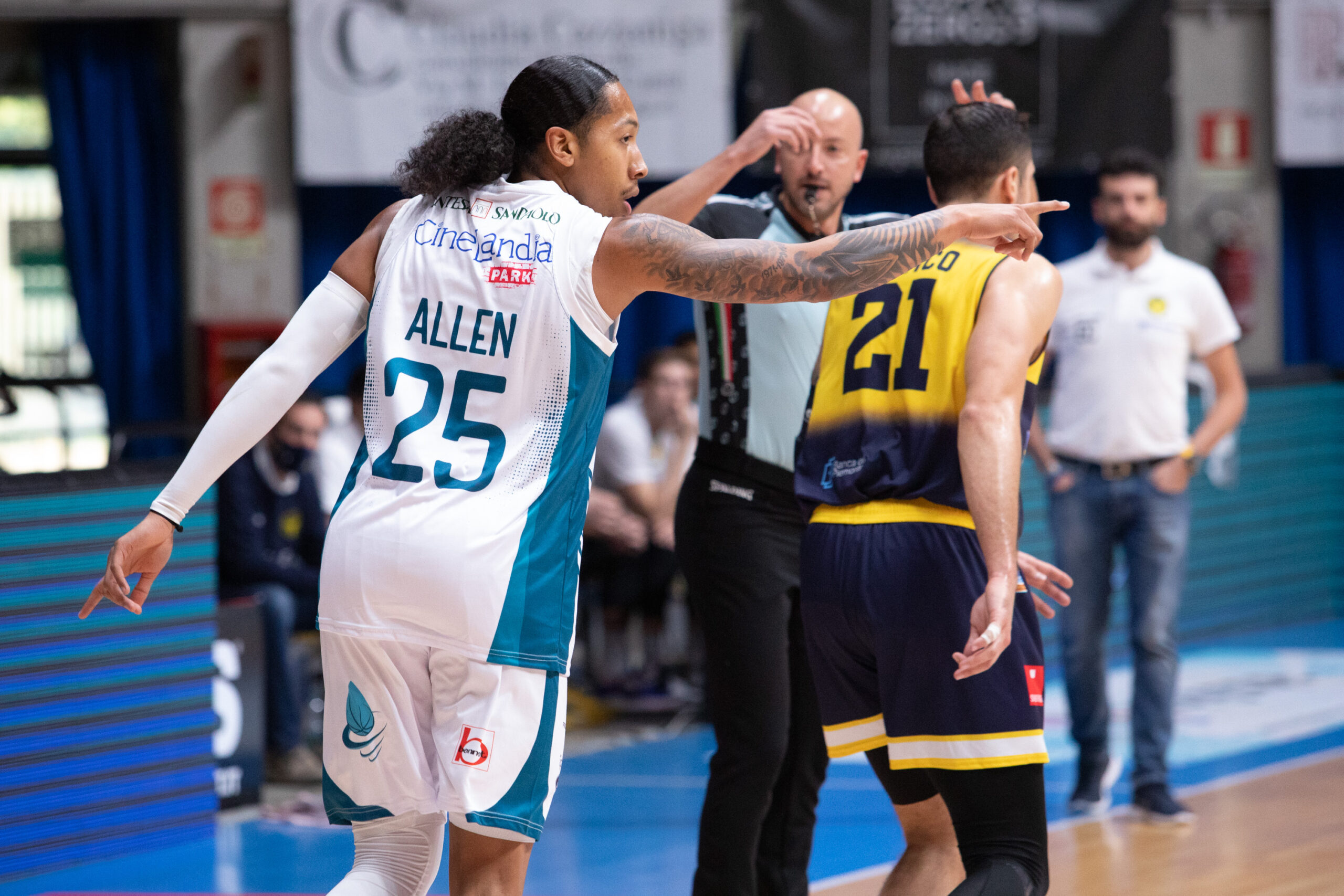 Basket serie A2, terzo successo in campionato per Cantù.