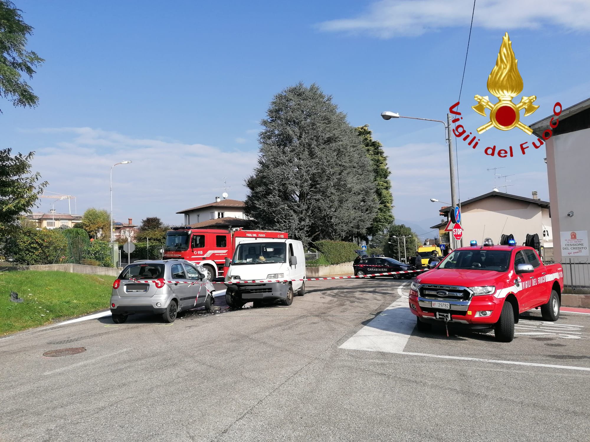 Faloppio, incidente tra auto e mezzo pesante. Ferita una 25enne