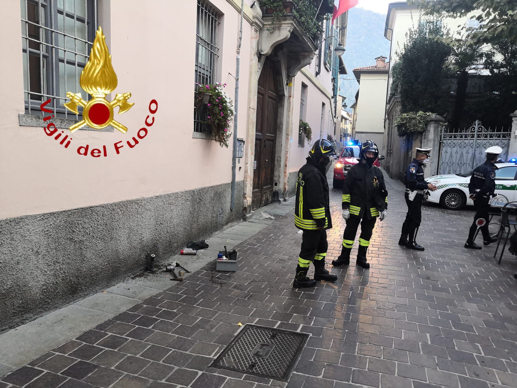 Como, fuga di gas in via Indipendenza. Intervento dei vigili del fuoco