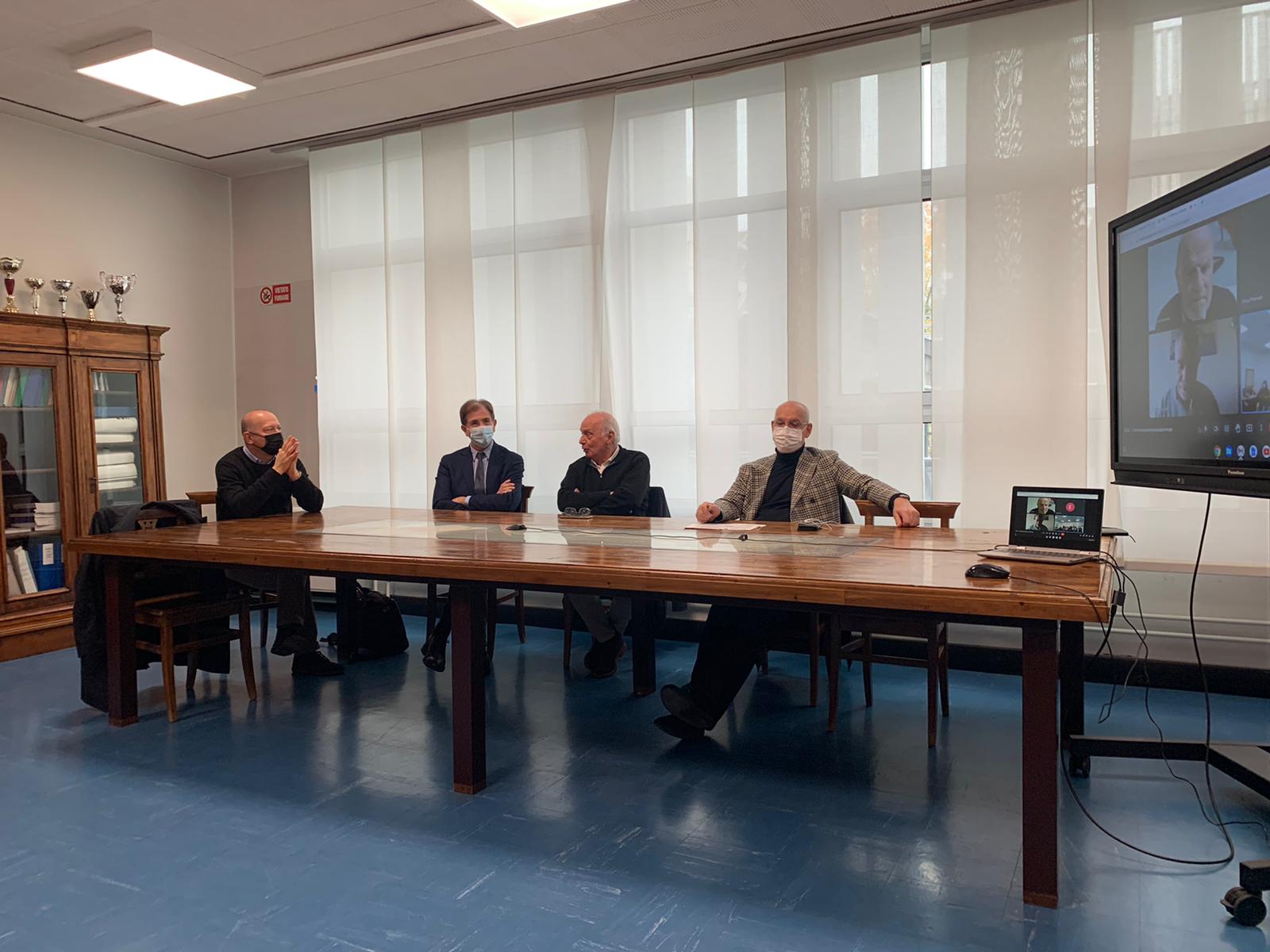 Tessile a Como, il corso di chimica e materiali del Setificio