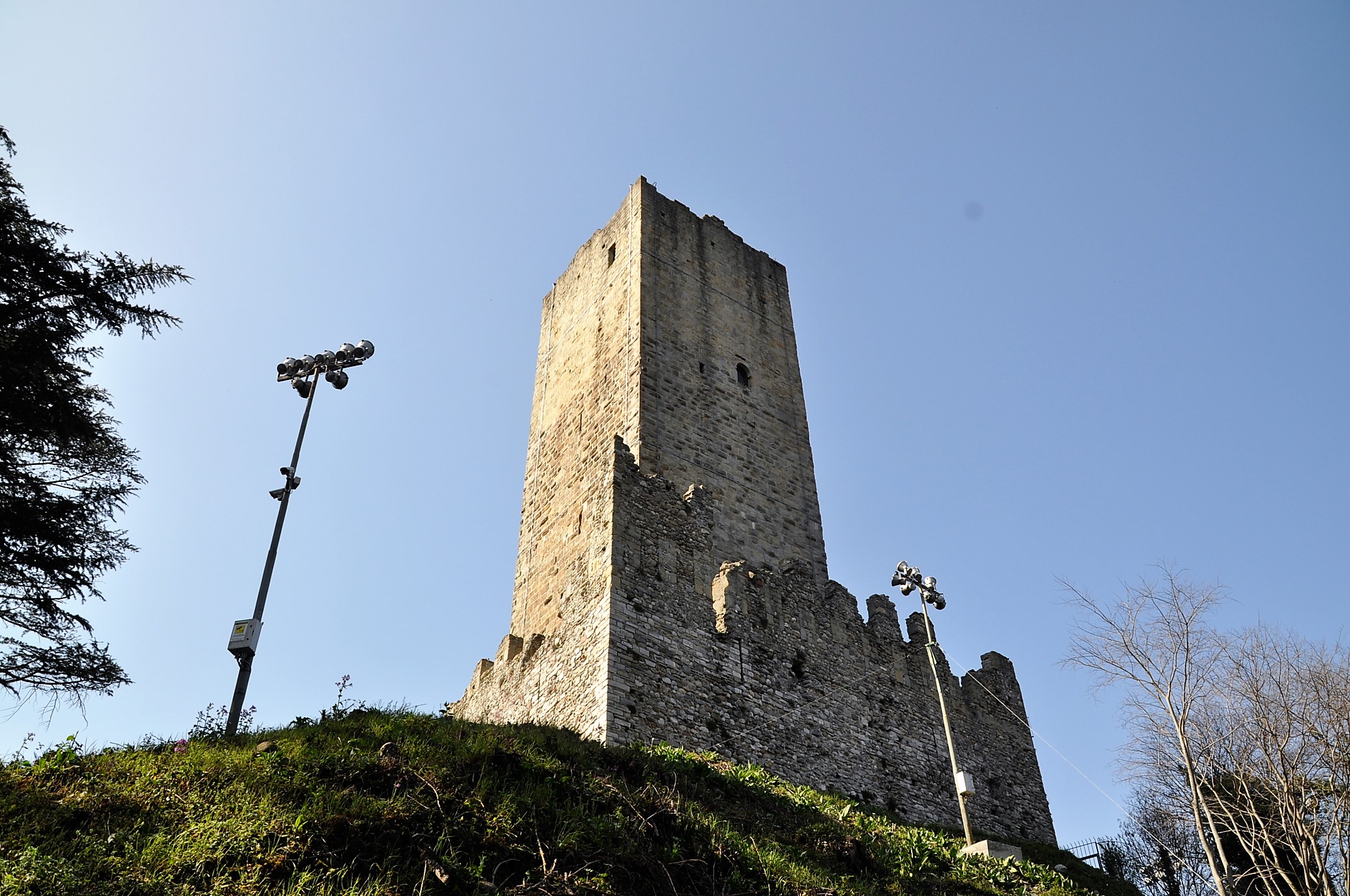 Tour guidato al Castel Baradello il 30 dicembre, aperte le prenotazioni