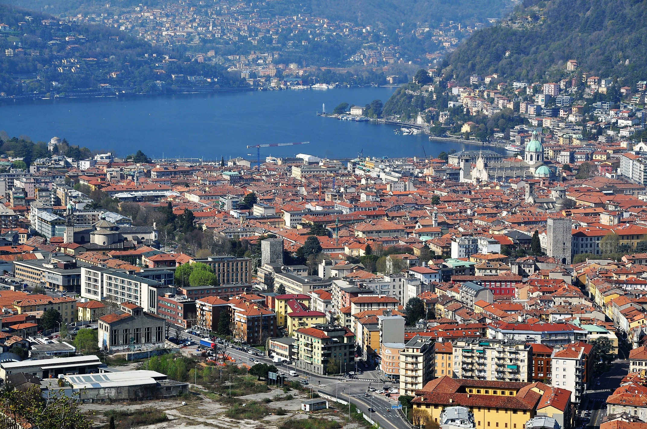 Resta chiuso il Lungolago, riaperto il percorso alternativo piazza Roma-via Cairoli