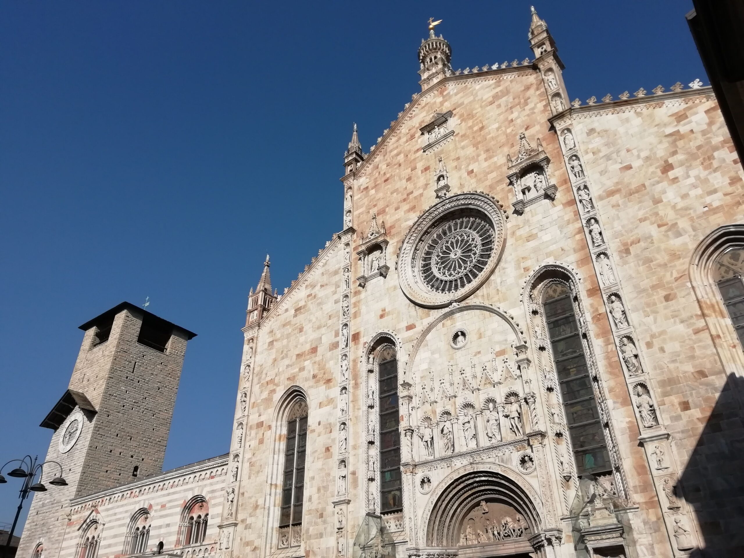 Tempo di Natale, le Sante messe al Duomo di Como: le celebrazioni in diretta su Etv