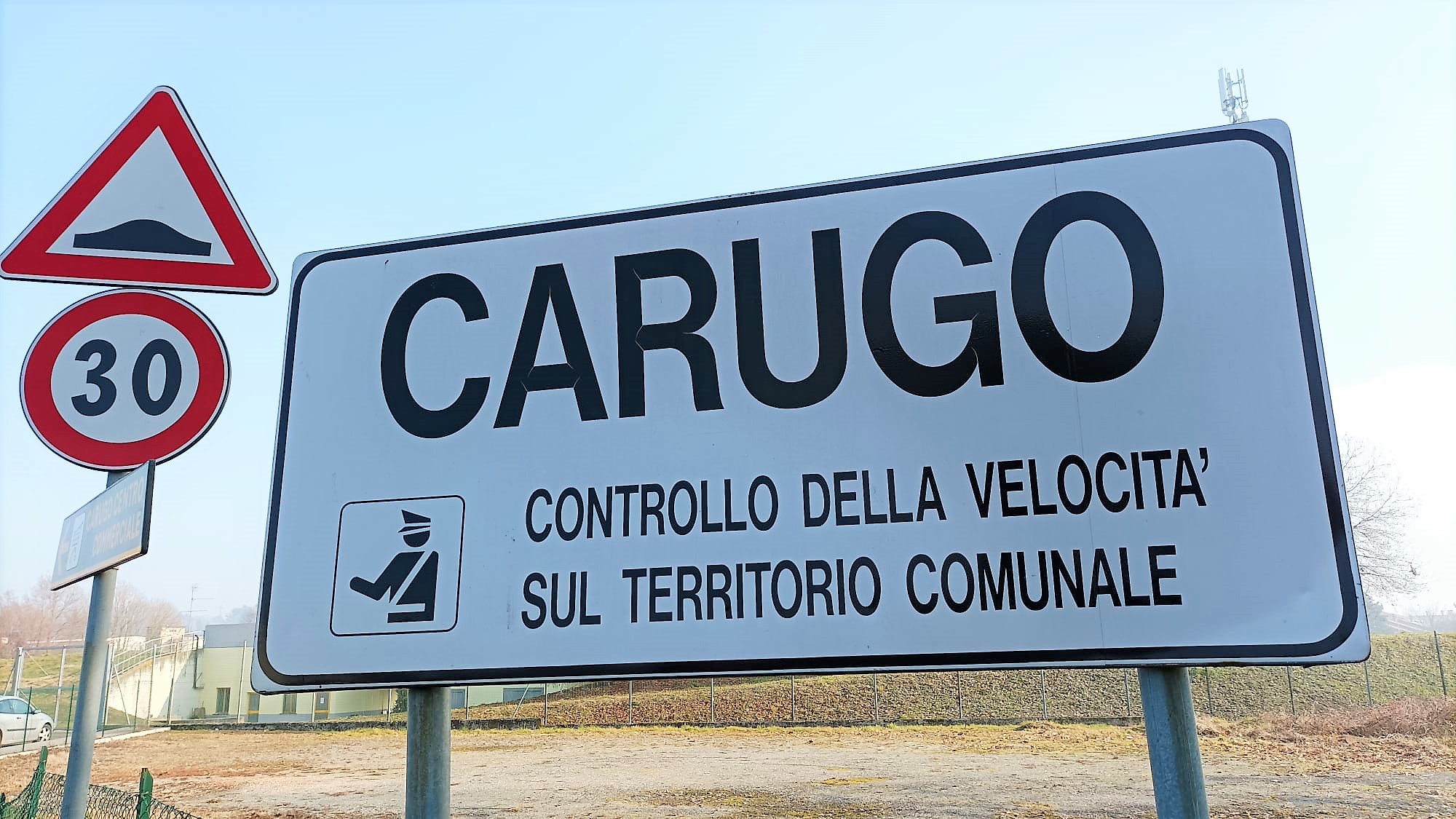 Carugo: stato di agitazione del personale del comune