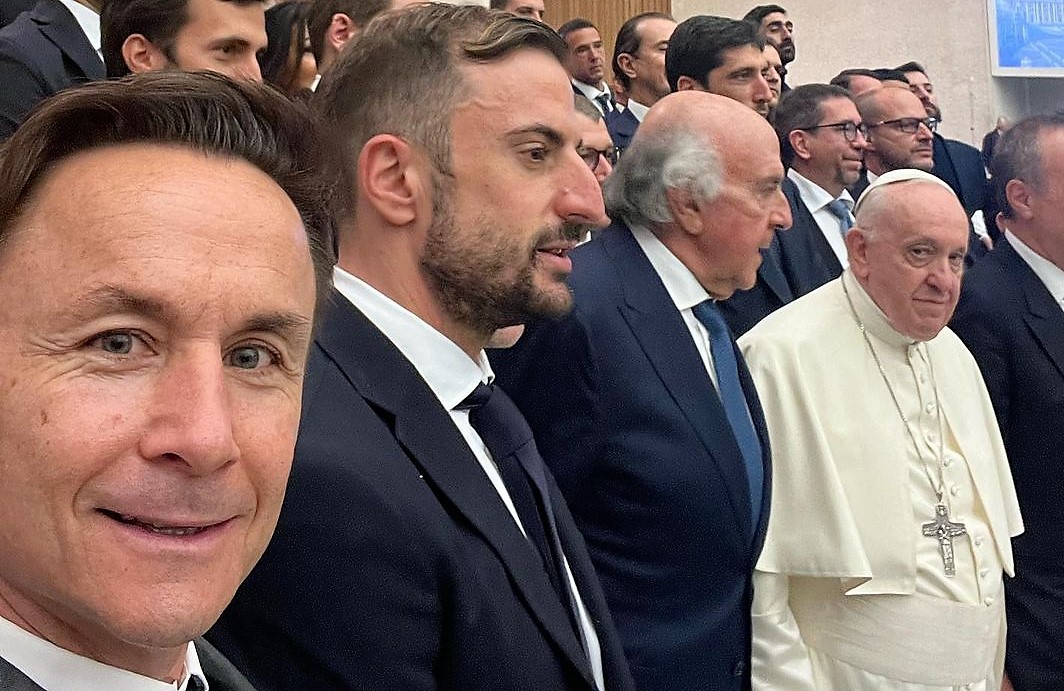 Wise e il selfie con Papa Francesco, missione compiuta