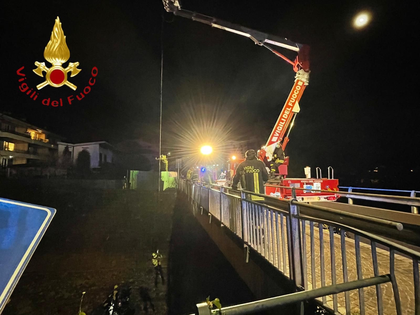 Incidente a Gravedona, 64enne sbalzato nel torrente