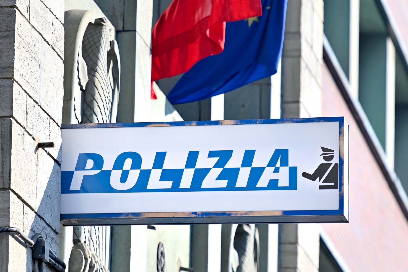 Controllo in centro città, droga nel portafogli