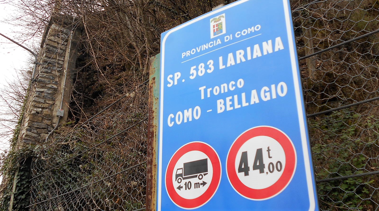 Lariana in tilt per l’esondazione, i sindaci: “Emergenza gestita male”