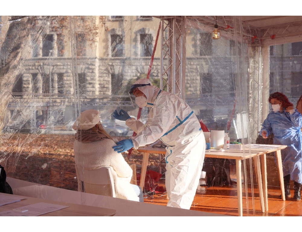 Covid: 70.803 nuovi positivi, 129 le vittime