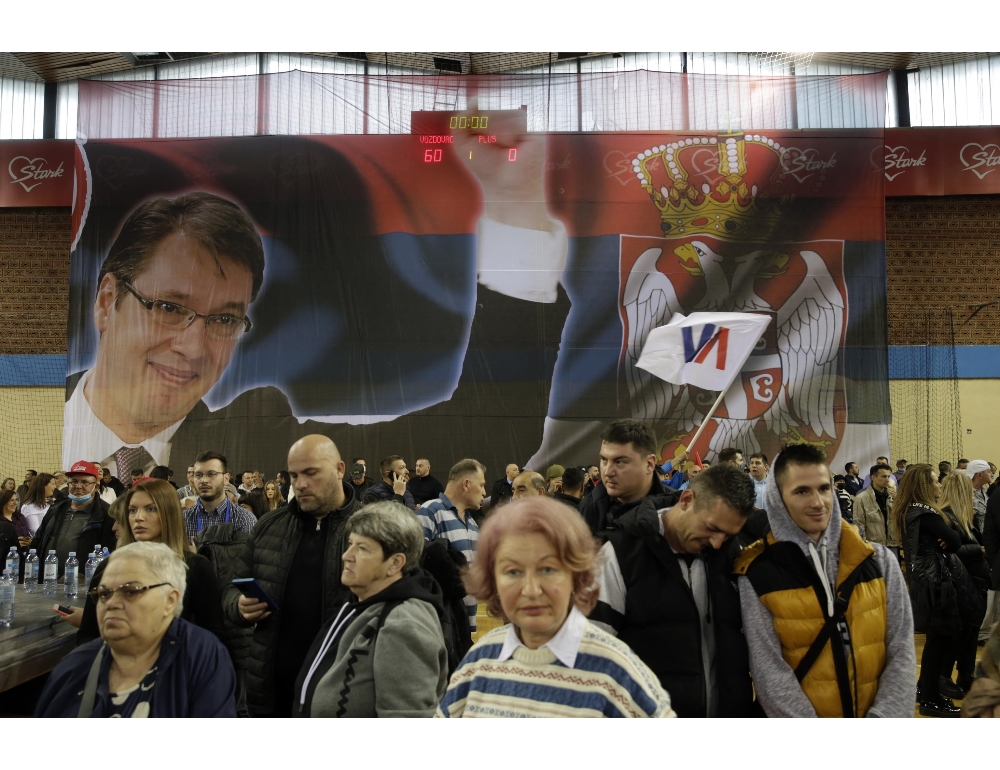 Serbia domani al voto, Vucic e suo partito grandi favoriti