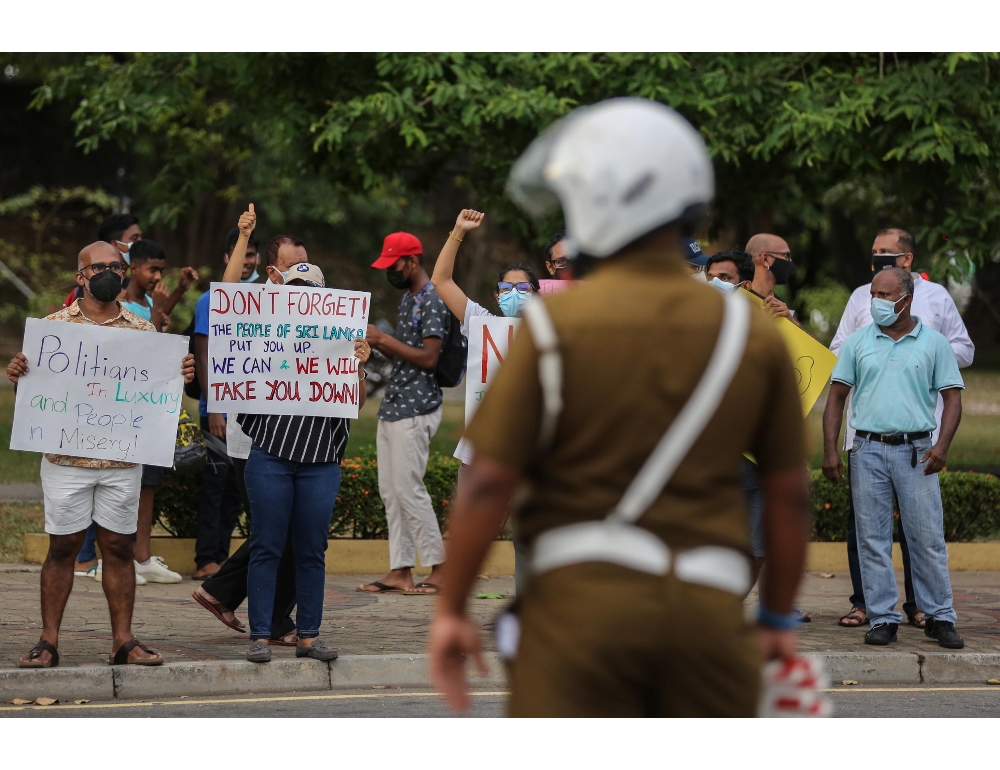 Sri Lanka: Rajapaksa verso dimissioni, nuovo premier