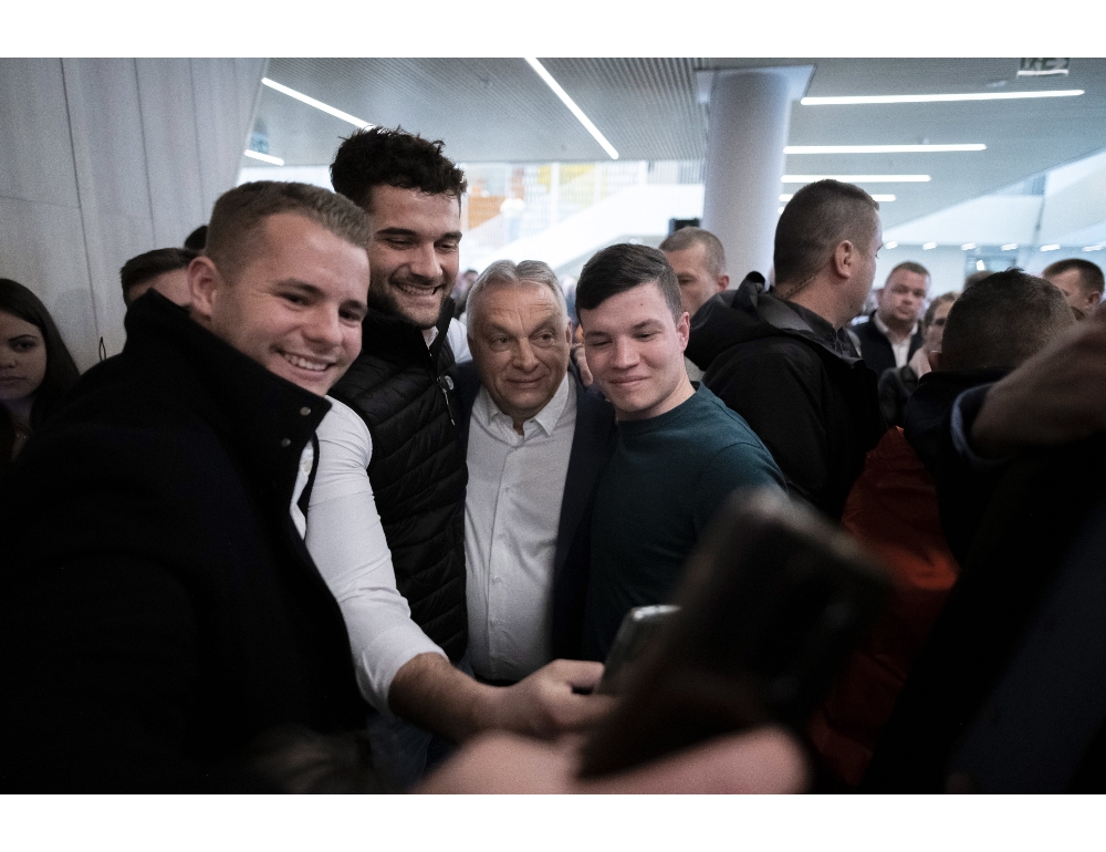 Ungheria: Orban vota,’solo con me sicuri in tempo di guerra’