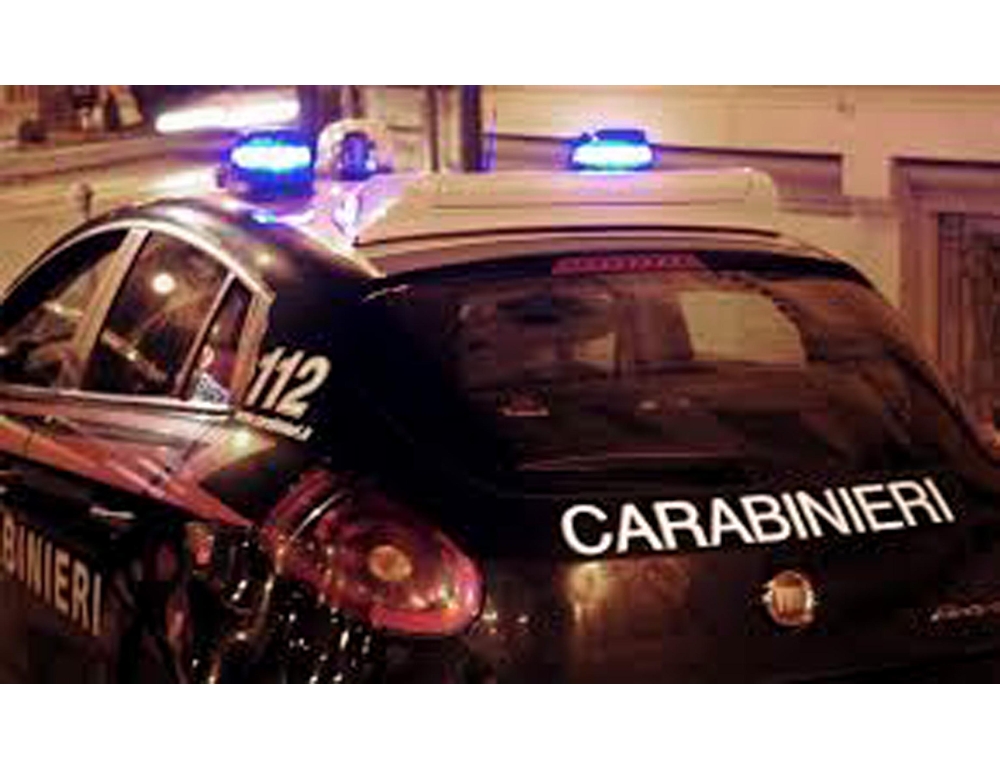 Violenza donne: picchia compagna e le rompe tendine, arrestato