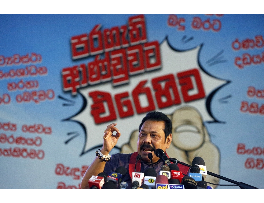 Sri Lanka: ex premier trasferito da palazzo assediato