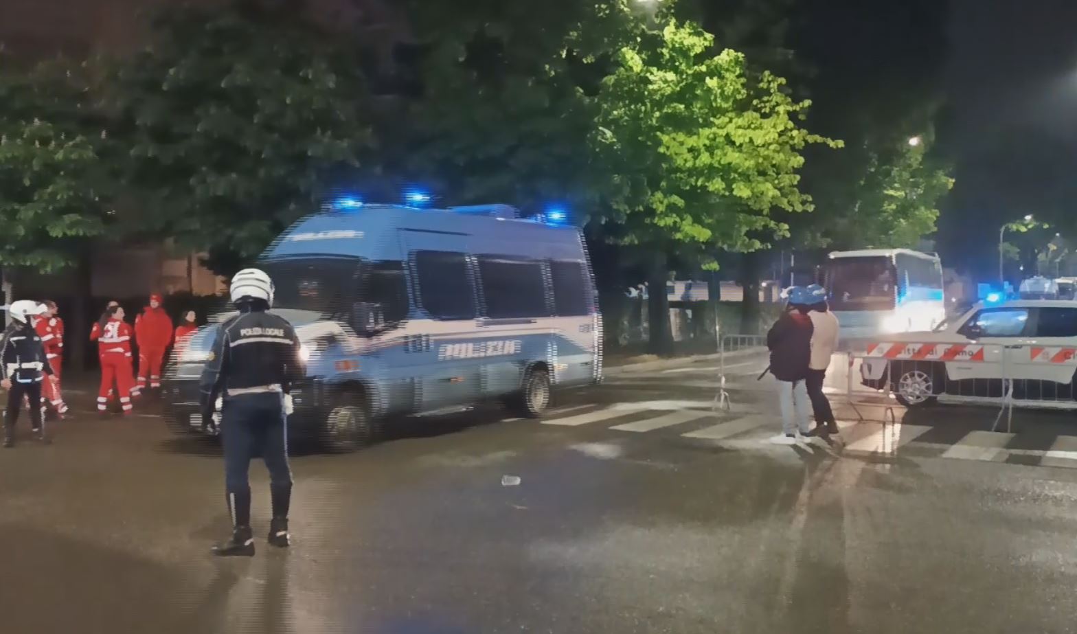 Como, il calcio e lo stadio in centro: la città ostaggio di pochi teppisti