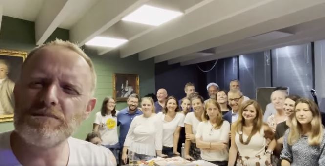 Rapinese rompe il silenzio: “8.443 grazie” e lancia il rush finale