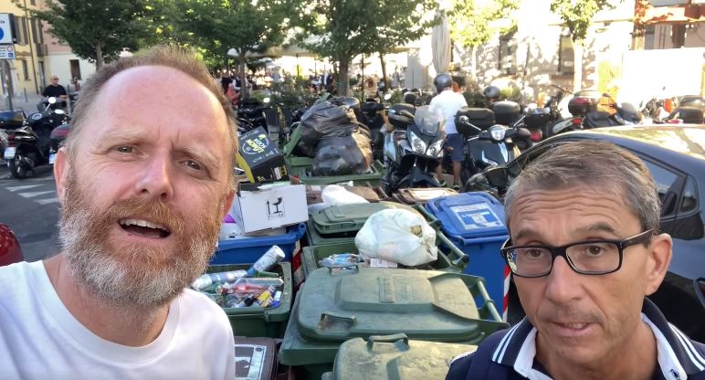 Rifiuti in piazza Volta, il sindaco: “Queste situazioni non saranno più tollerate”