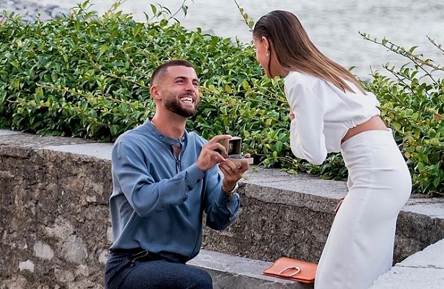 Patrick Cutrone, la proposta di matrimonio in riva al Lario