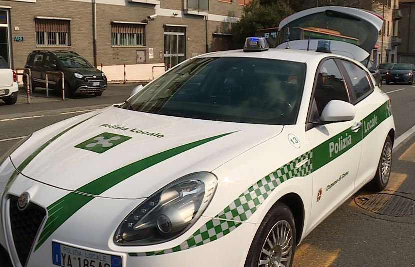 Como, tenda da campeggio nei giardini pubblici. Due indiani denunciati