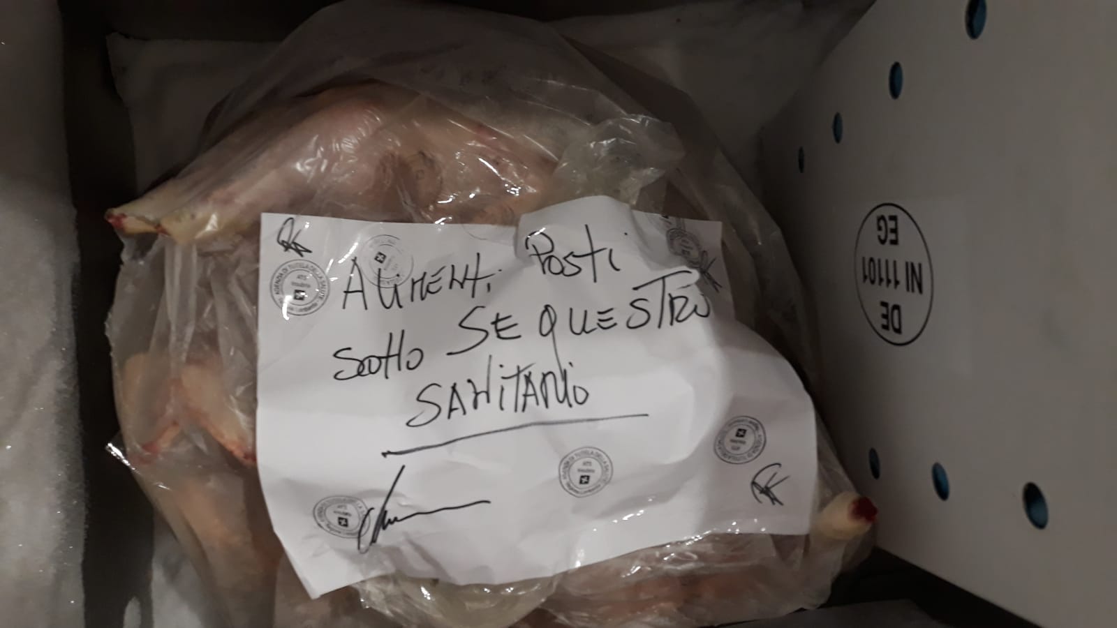 Erba, la polizia locale sequestra alimenti in due negozi etnici