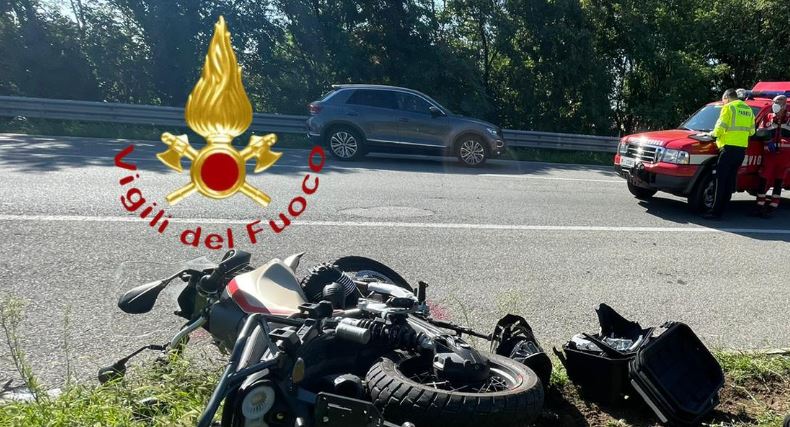 Albavilla, incidente tra moto. Due feriti in ospedale