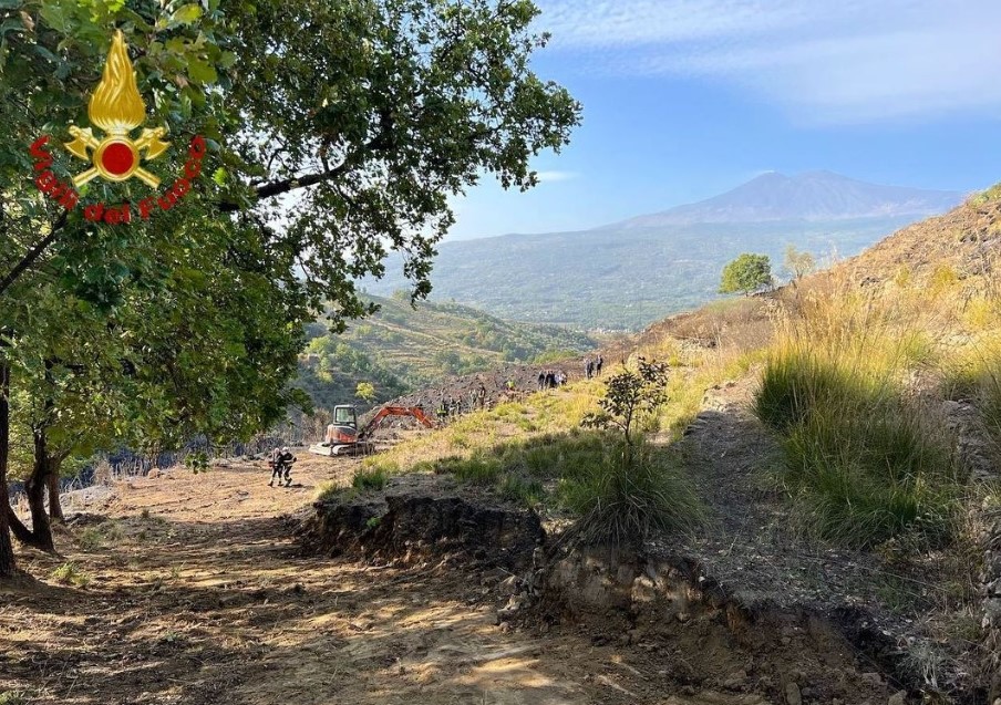Canadair caduto a Catania: trovati i resti dei piloti. Erba, il dramma di Matteo Pozzoli