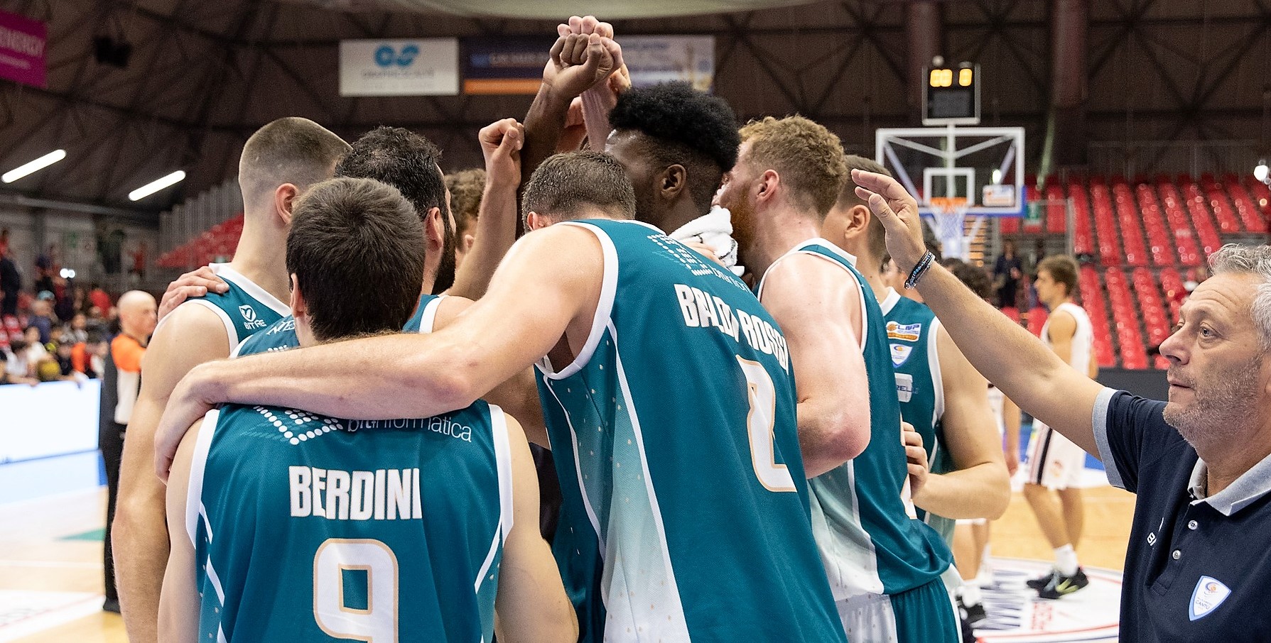 Cantù domina Piacenza e aggancia Cremona