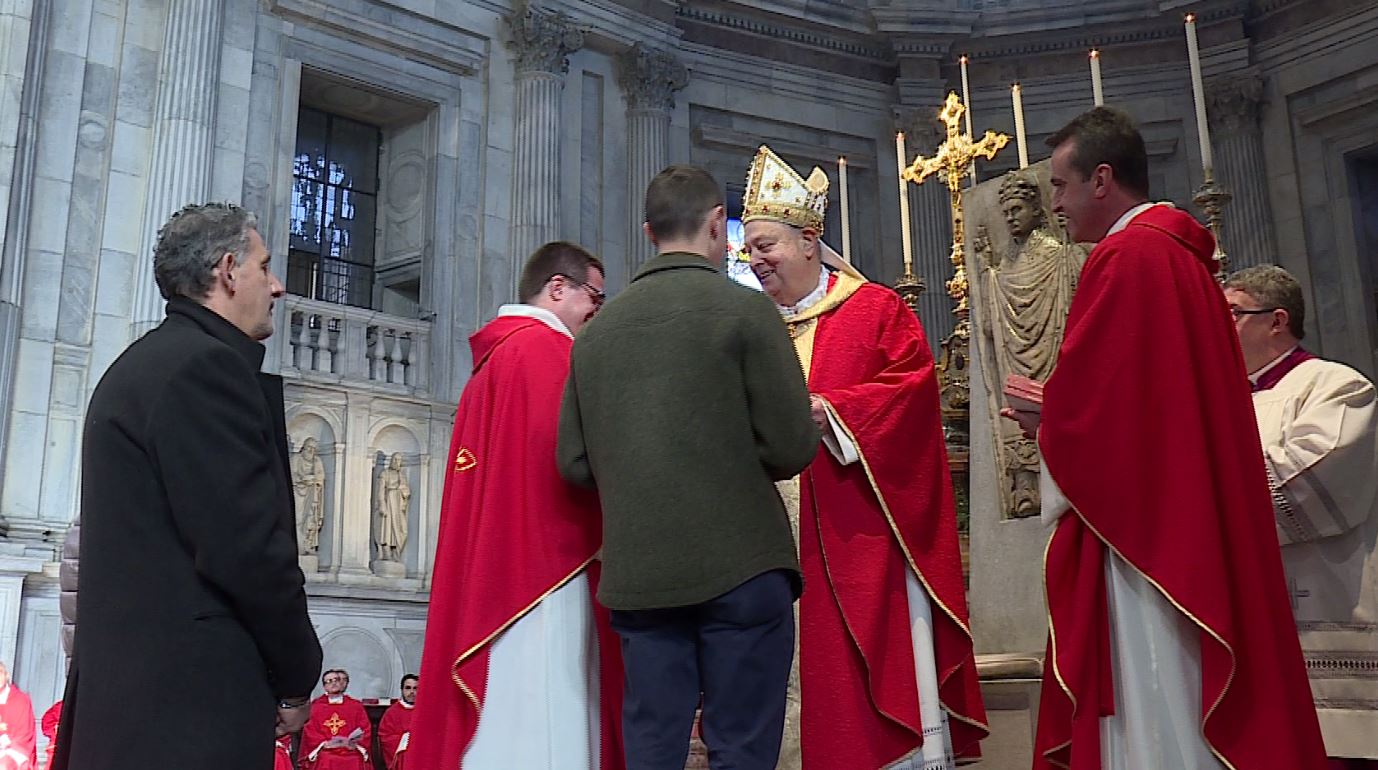 Sinodo della diocesi di Como, consegnato il libro con le indicazioni per il cammino futuro