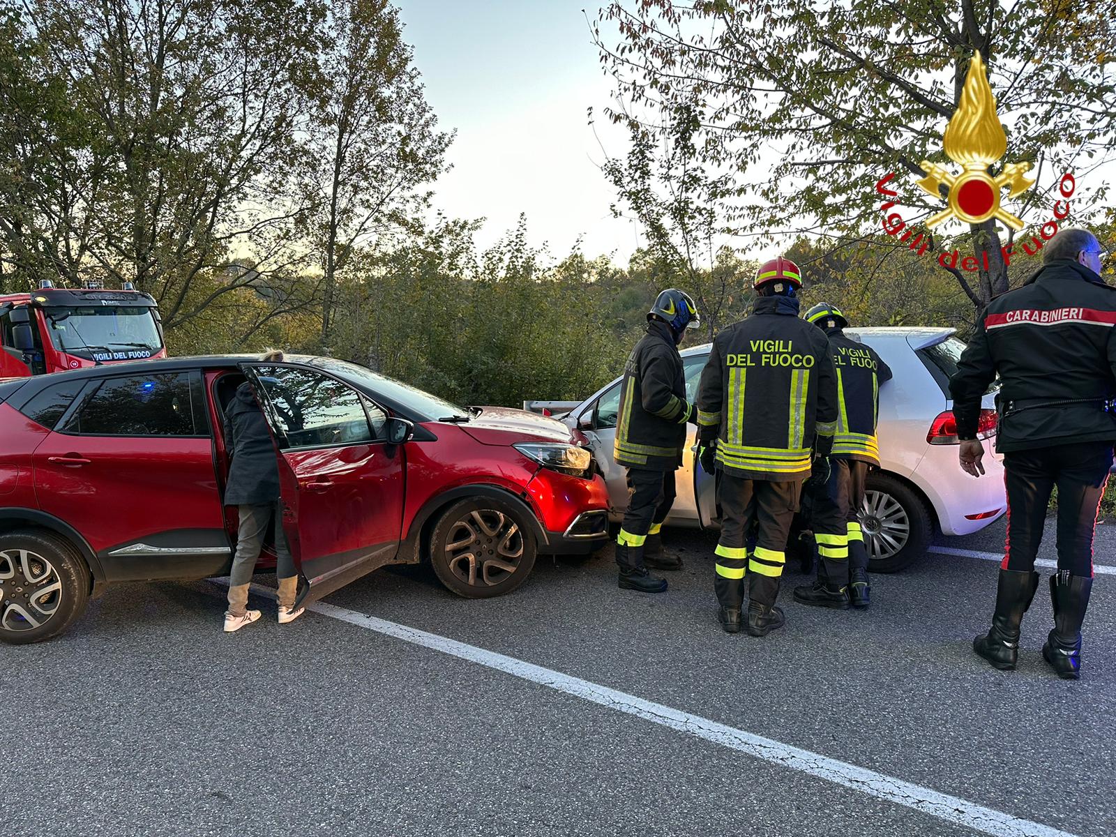 Incidente tra due auto a San Fermo. Tre feriti