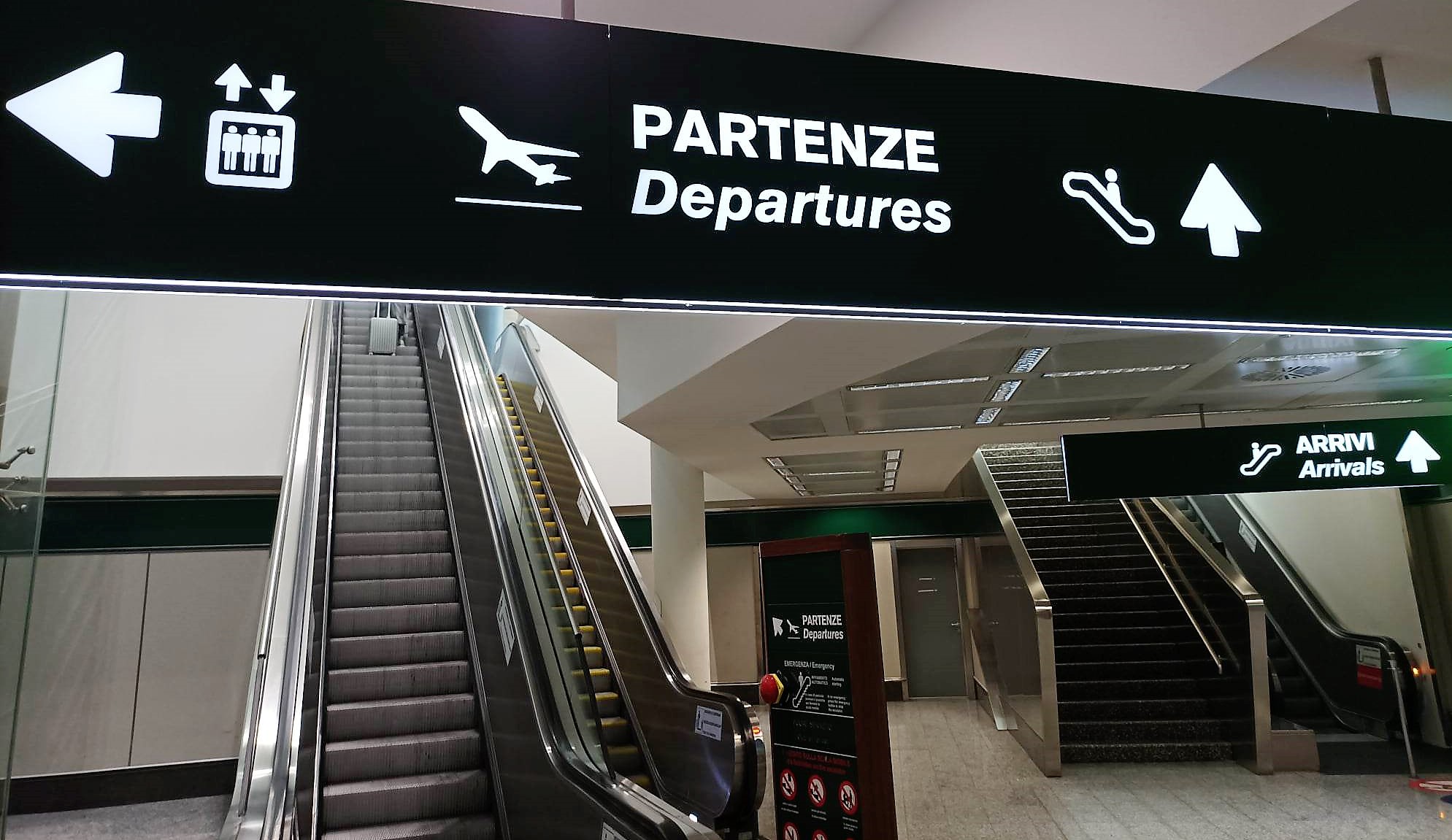 Como, due irregolari espulsi e imbarcati su un volo per il Marocco