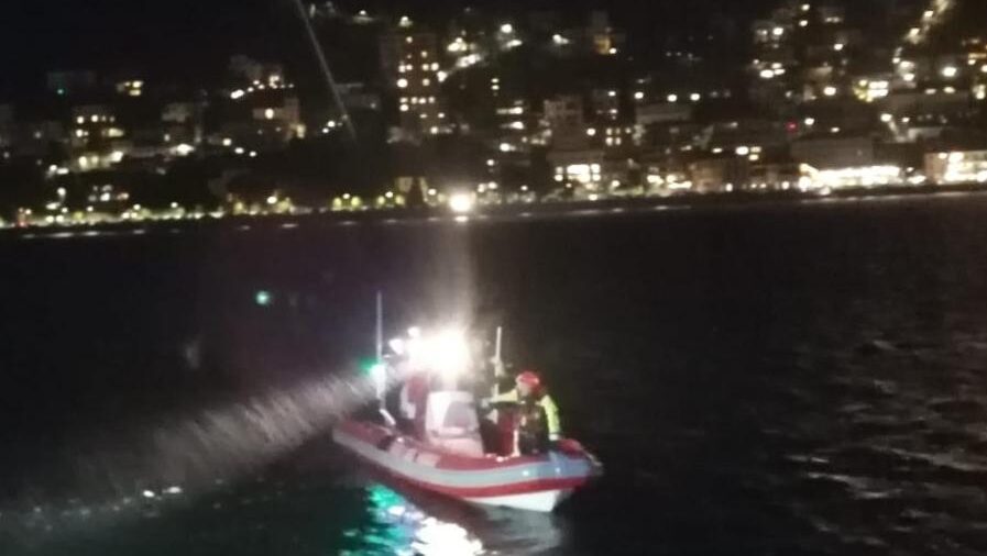 Como, donna salvata dalle acque del lago