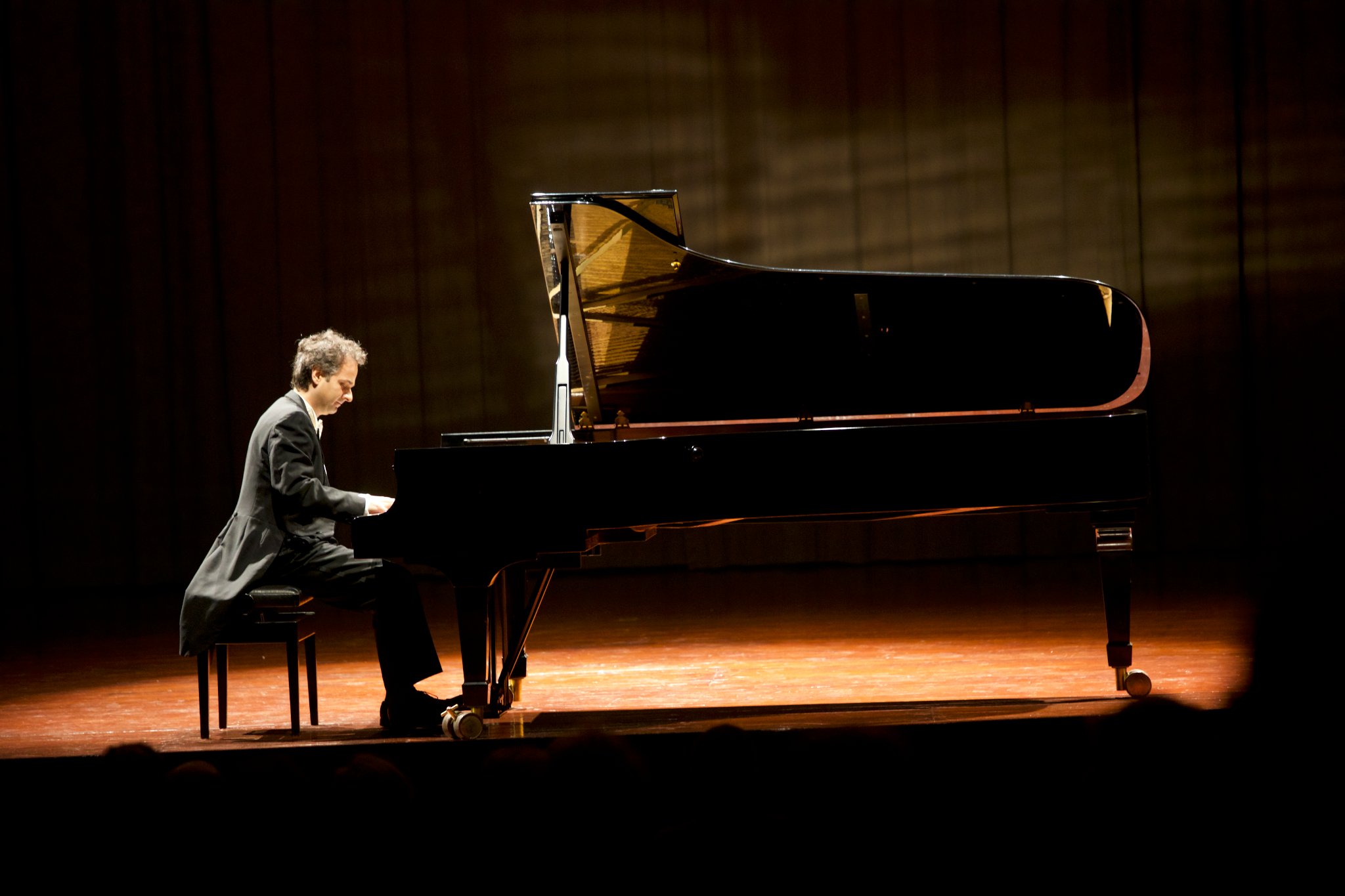 Venerdì a Mariano Comense il ciclo su Beethoven con Christian Leotta