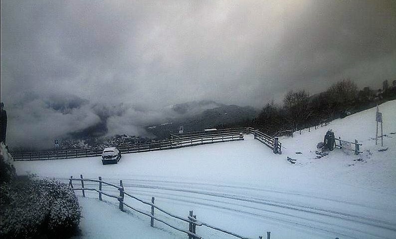 Neve sui monti lariani, domani attesi nuovi fiocchi