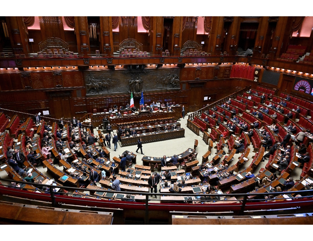 Terrorismo: ok unanime della Camera alla mozione sulla Francia