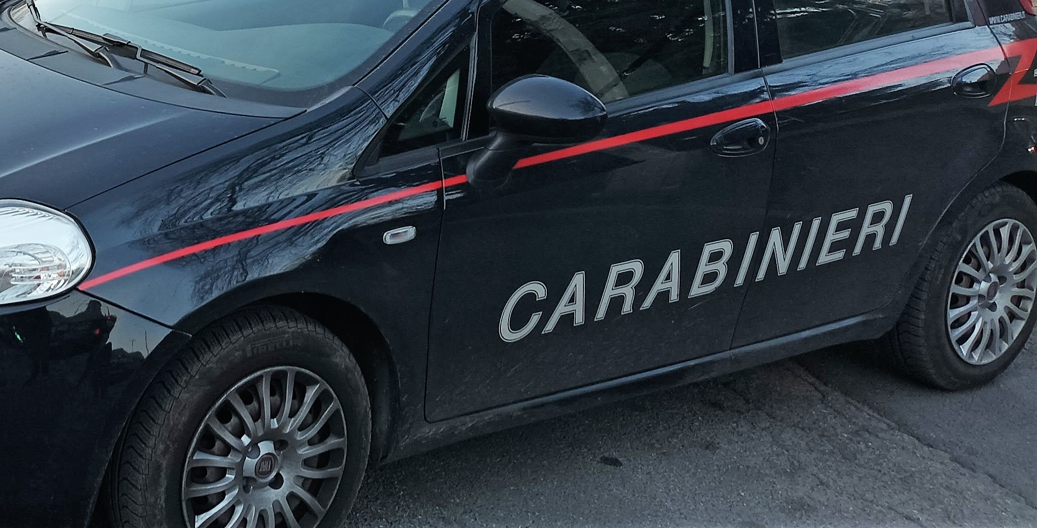 Solbiate con Cagno, controlli nei boschi dello spaccio. Sequestrati un cellulare e una moto rubata