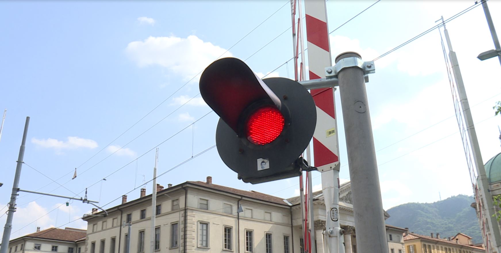 Passaggi a livello di Como. Il Comune frena. Il neo presidente del Trasporto Pubblico Locale: “Lavoriamo a una soluzione”