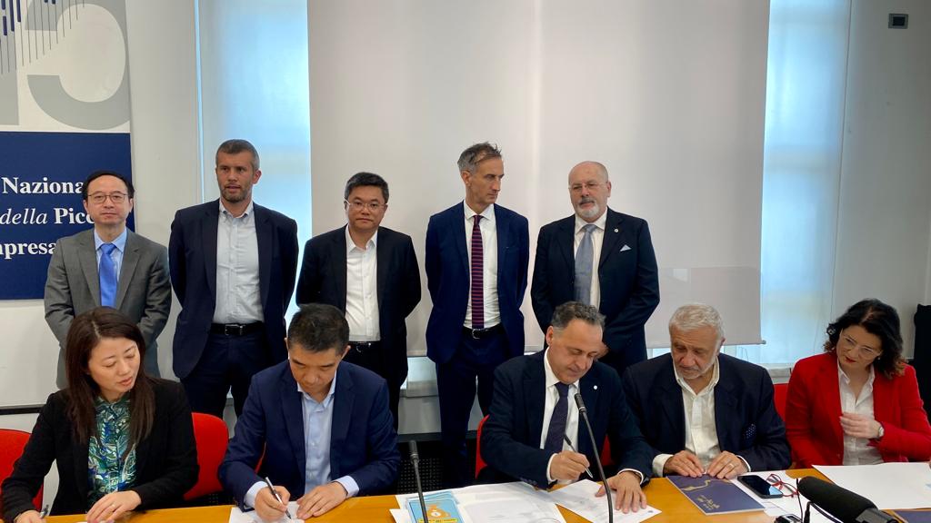 Firmato a Como l’accordo tra Cna e il distretto cinese di Yangpu-Shanghai