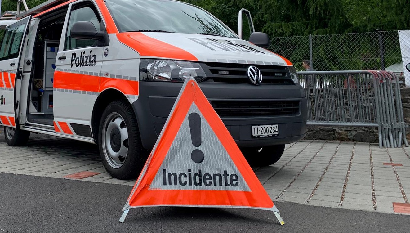 Auto contro bus in Ticino, morta donna 75enne
