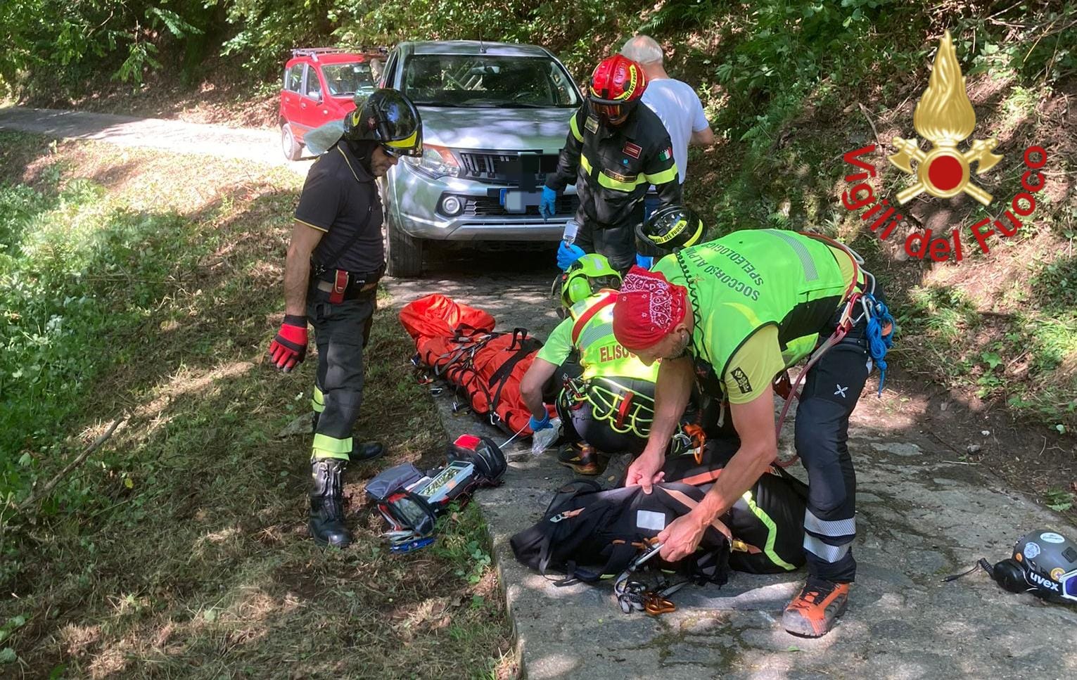San Bartolomeo Val Cavargna, travolto dal trattore. Grave pensionato 62enne