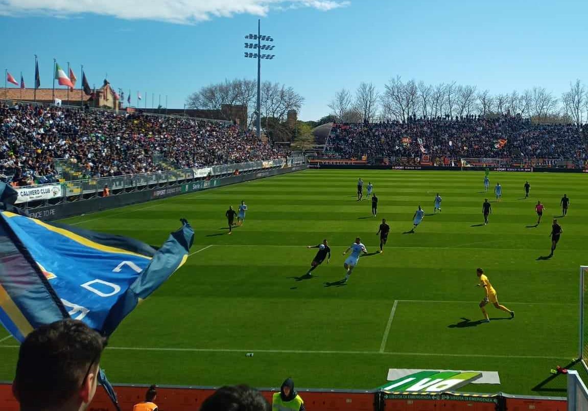Serie B, il 20 agosto alle 20.30 la prima di campionato del Como in trasferta a Venezia