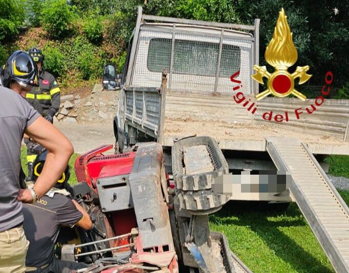 Grandate, schiacciato da un miniescavatore. Intervento dei soccorsi e vigili del fuoco