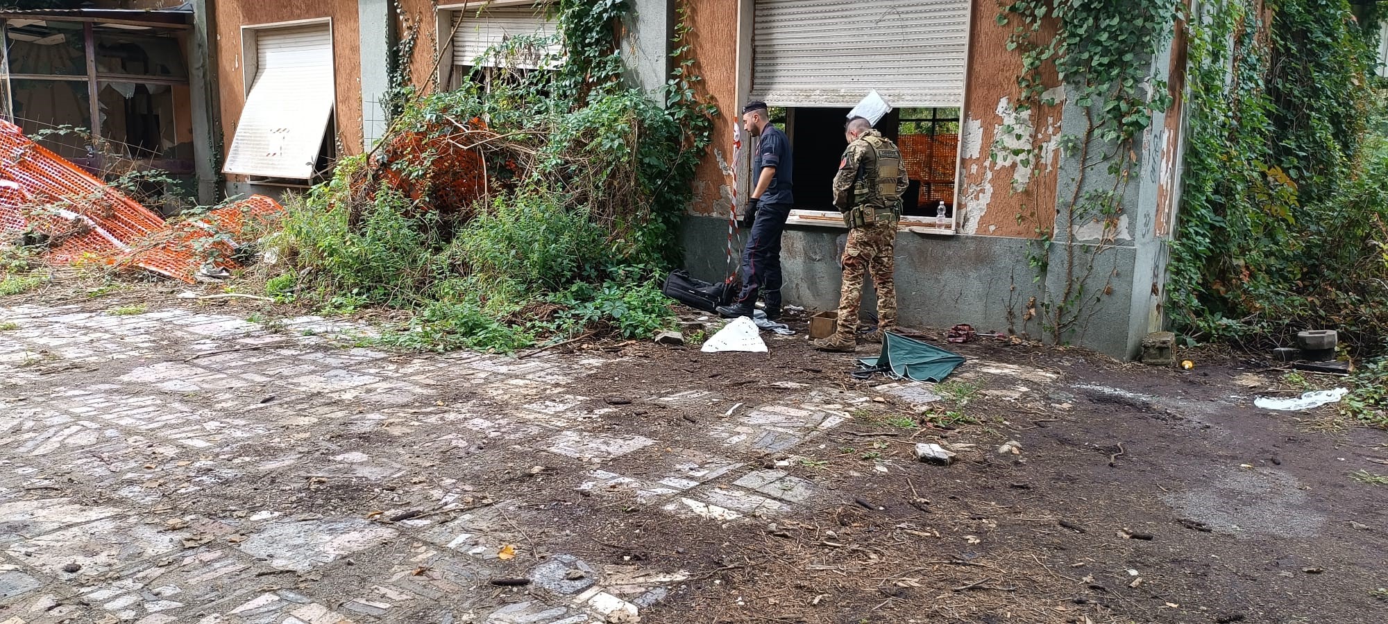 Spaccio nei boschi, 29enne arrestato dai carabinieri