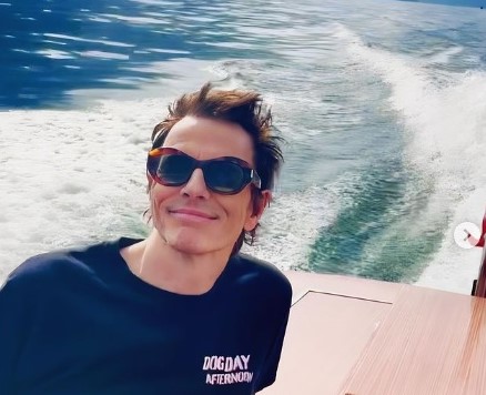John Taylor, bassista dei Duran Duran, e la moglie Gela sul Lario