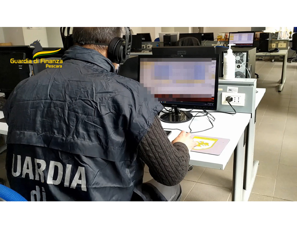 Truffa: Gdf sequestra beni per 700 mila euro a pregiudicato