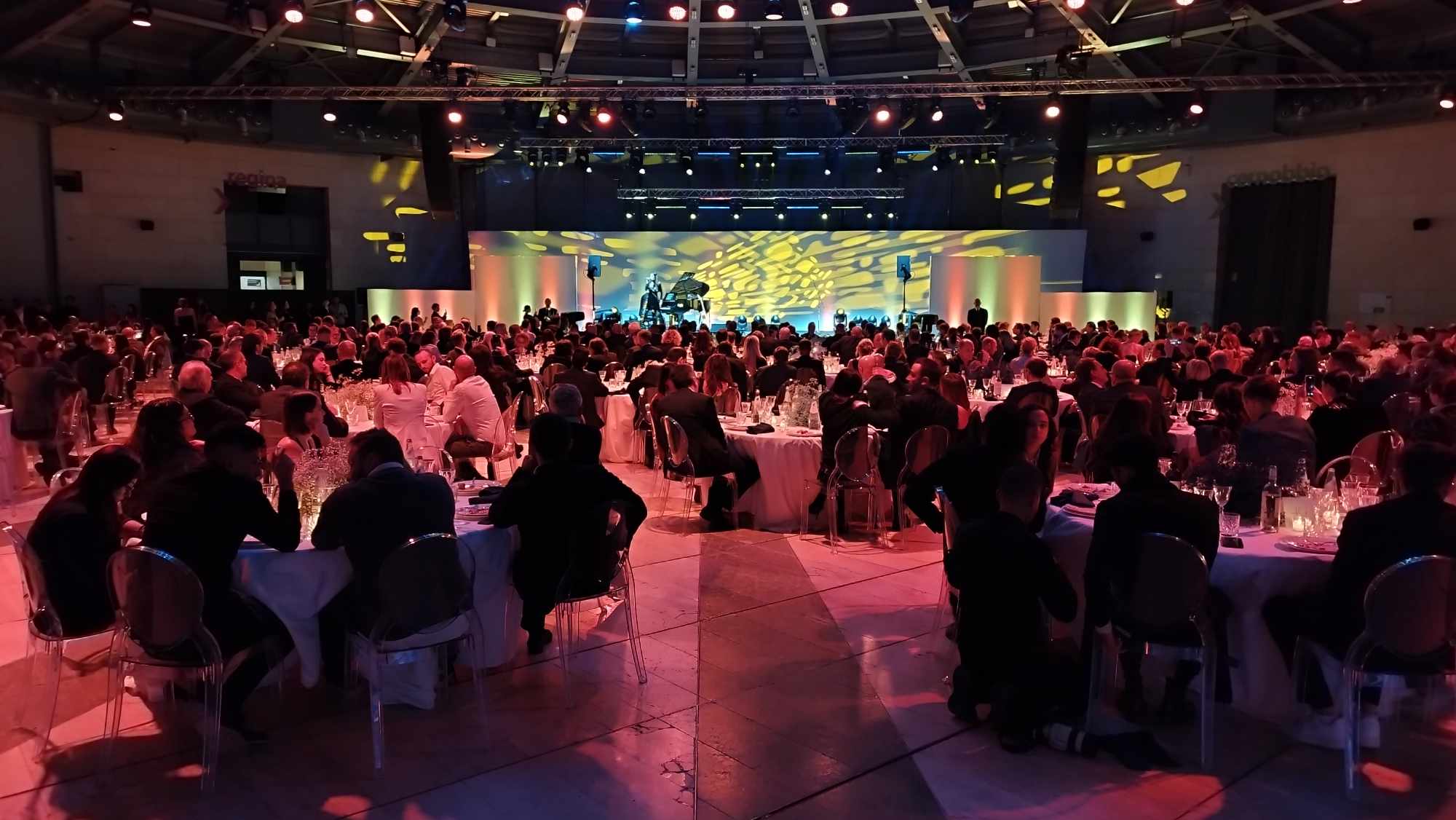 L’evento del Como tra “vip”, calciatori di ieri e di oggi, Fabregas e la solidarietà