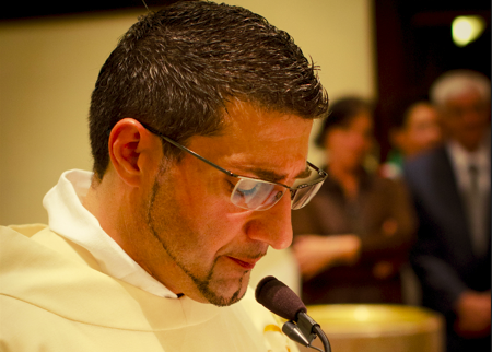 Don Teresio lascia Cavallasca, il parroco youtuber andrà a Fino Mornasco