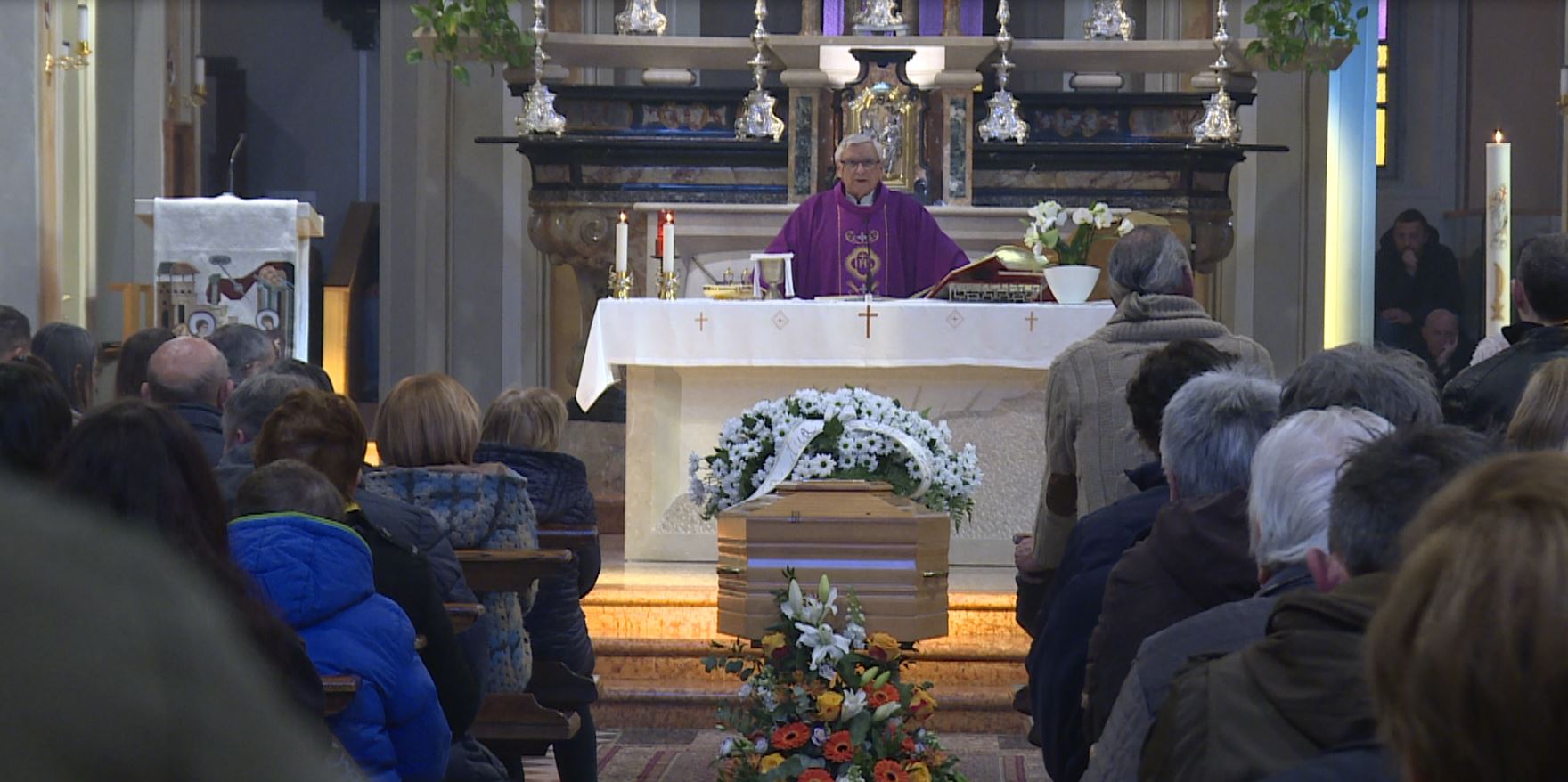 Oltrona San Mamette, chiesa gremita per l’addio a Manuel Millefanti